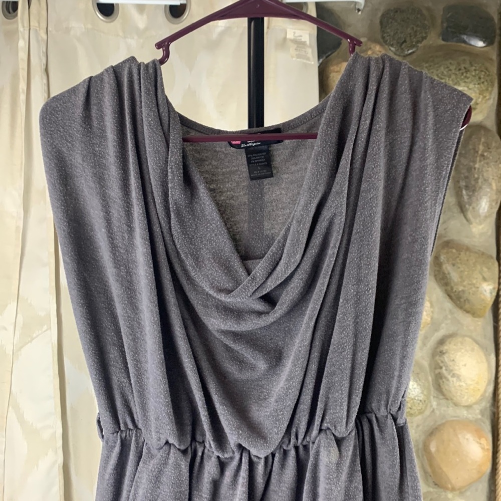 Delirious Women’s L Short sleeve Cowl Neck Tunic